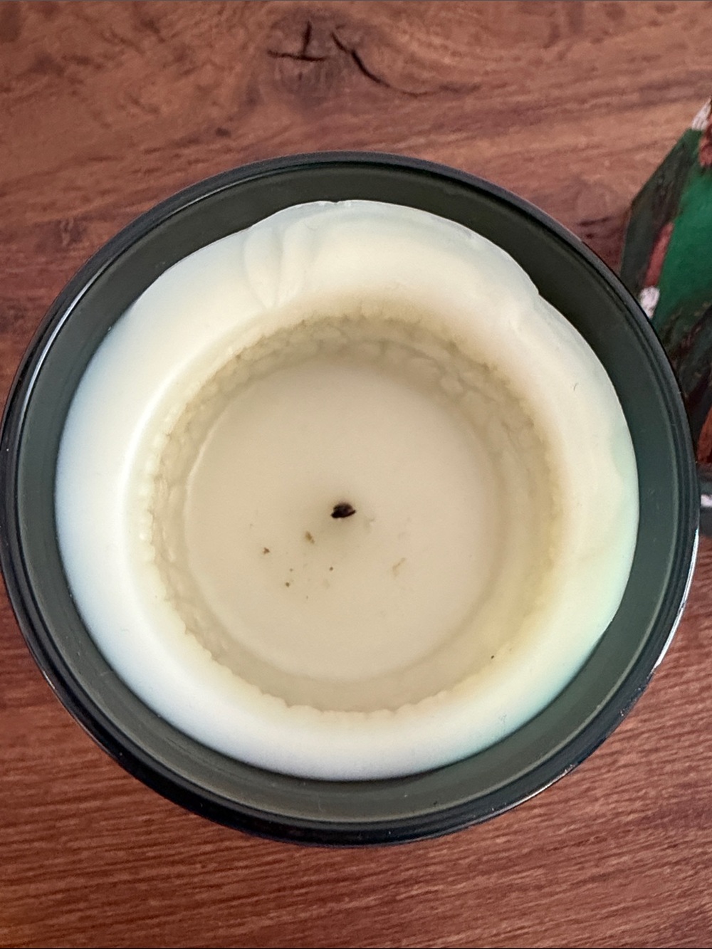 Diptyque Sapin Candle in
Original Box with Gold Lid (6.5 oz) - Picture 3 of 4